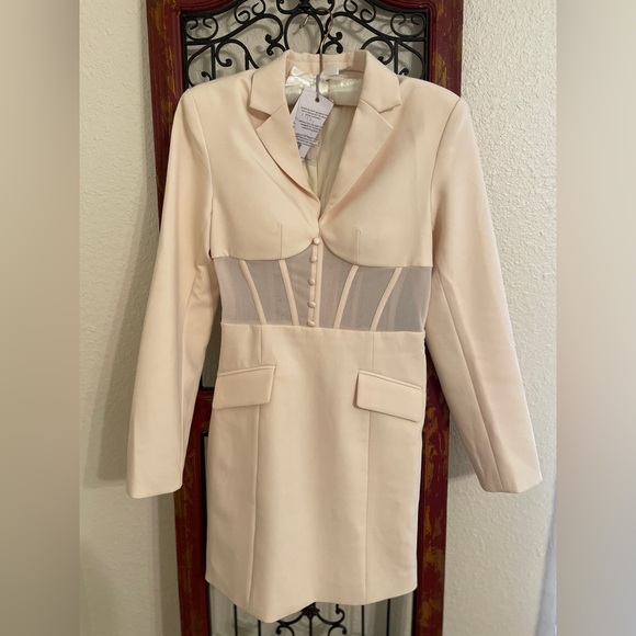 Suit Dress Cream - Picture 2 of 6